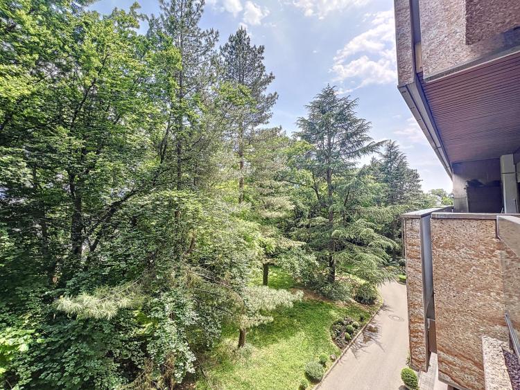 Cologny - Beau 3 pièces au 4ème étage, balcon, piscine intérieure 