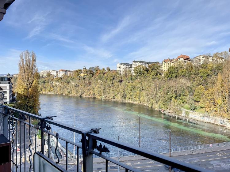 Joli appartement meublé et entièrement équipé avec vue sur le Rhône et la ville 
