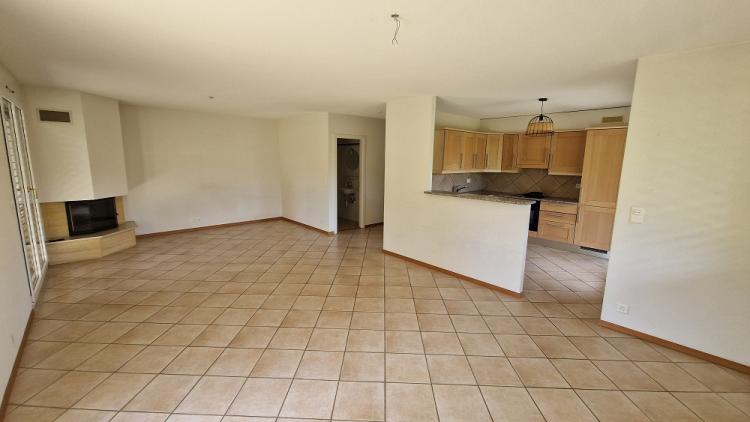 Superbe appartement de 3,5 pièces à louer avec jardin dans un complexe calme.